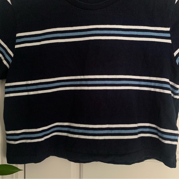 • [Brandy Melville] Cropped Tee • - Picture 3 of 9